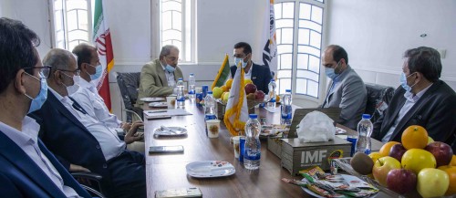 نشست مشترک مدیر عامل منطقه ویژه اقتصادی لامرد با هیات مدیره کارخانه اکسید منیزیم لامرد