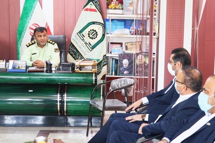دیدار با فرمانده و کارکنان نیروی انتظامی شهرستان لامرد به مناسبت هفته نیروی انتظامی