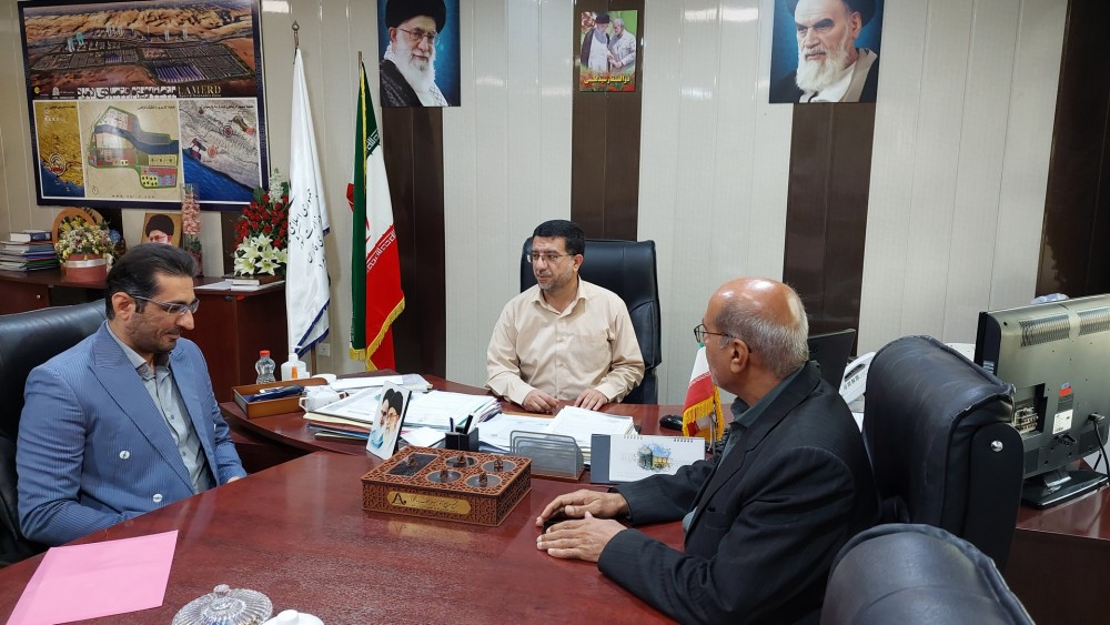 تقدیر و تشکر دکتر بهاالدینی از کمک های مستمر دکتر کرامت فر فرماندار شهرستان لامرد به صنعت این شهرستان